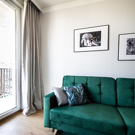 Patio Praga Metro Apartment Варшава Экстерьер фото