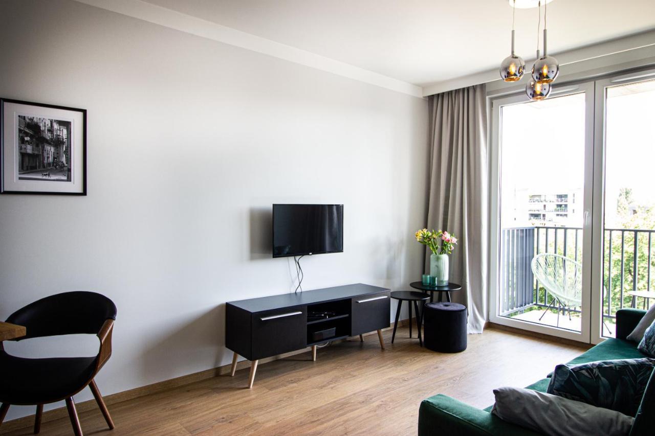Patio Praga Metro Apartment Варшава Экстерьер фото