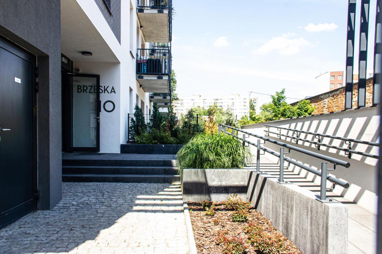 Patio Praga Metro Apartment Варшава Экстерьер фото